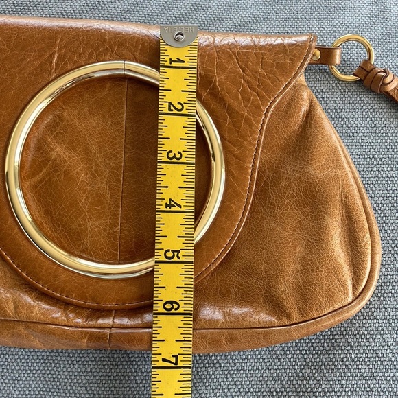 Hobo top grain caramel leather MSRP $158 Lizzie ( minor flaws) clutch/ handbag - Picture 9 of 13